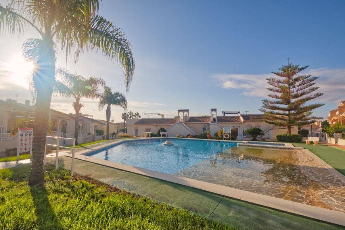 3 soveværelse Lejlighed til salg i Dona Pepa med swimmingpool - € 239.000 (Ref: 10166797)