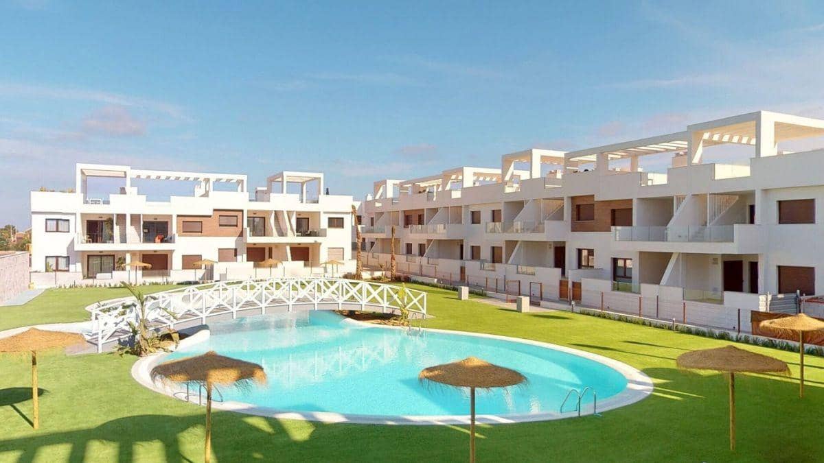 2 makuuhuone Bungalow myytävänä paikassa Los Balcones mukana uima-altaan 
autotalli - 309 900 € (Ref: 6350786)