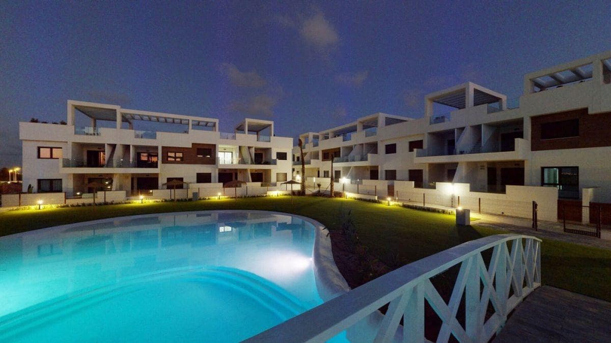 2 makuuhuone Bungalow myytävänä paikassa Los Balcones mukana uima-altaan 
autotalli - 309 900 € (Ref: 6350786)