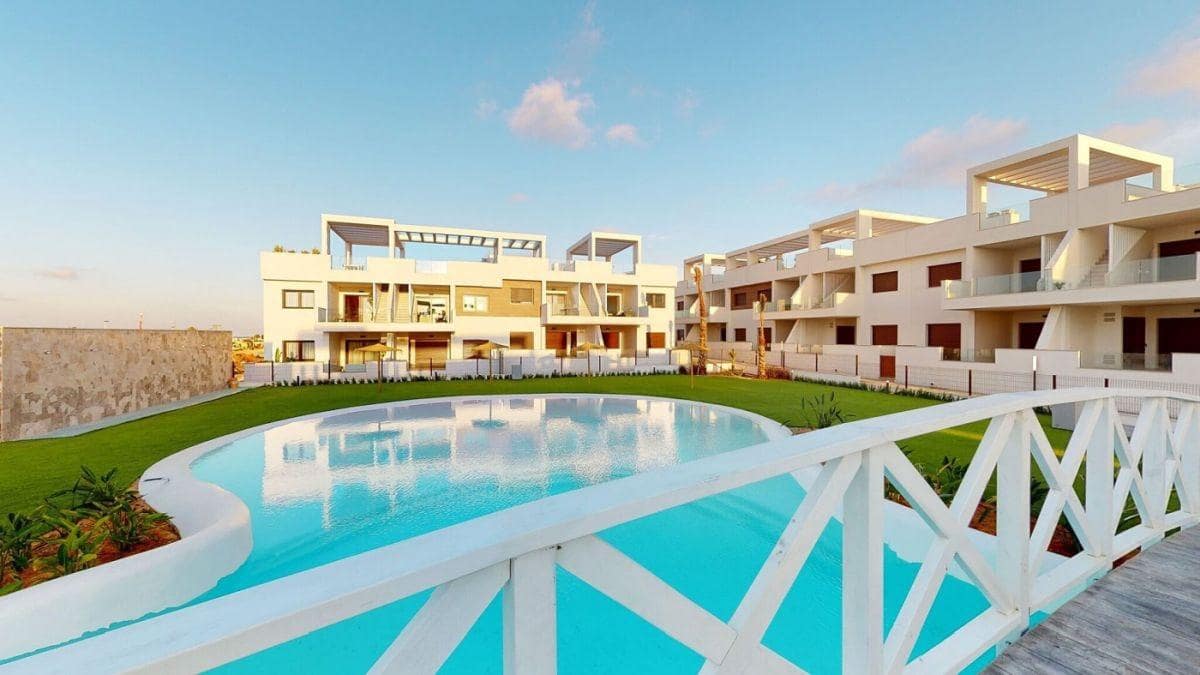 2 makuuhuone Bungalow myytävänä paikassa Los Balcones mukana uima-altaan 
autotalli - 309 900 € (Ref: 6350786)