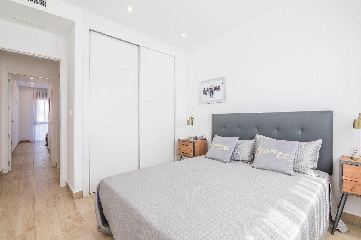 2 makuuhuone Bungalow myytävänä paikassa Los Balcones mukana uima-altaan 
autotalli - 309 900 € (Ref: 6350786)