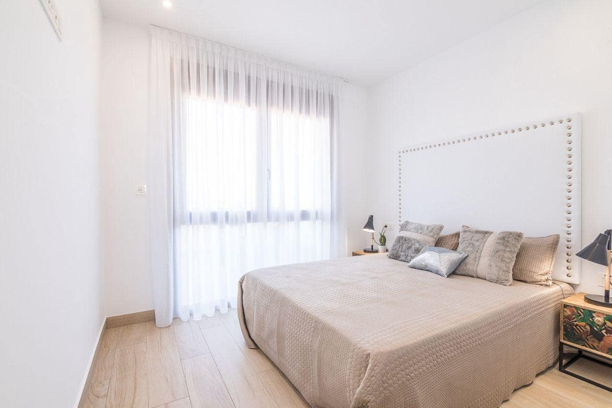 2 makuuhuone Bungalow myytävänä paikassa Los Balcones mukana uima-altaan 
autotalli - 309 900 € (Ref: 6350786)