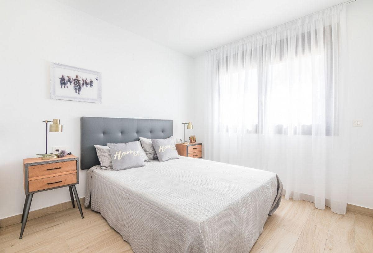 2 makuuhuone Bungalow myytävänä paikassa Los Balcones mukana uima-altaan 
autotalli - 309 900 € (Ref: 6350786)