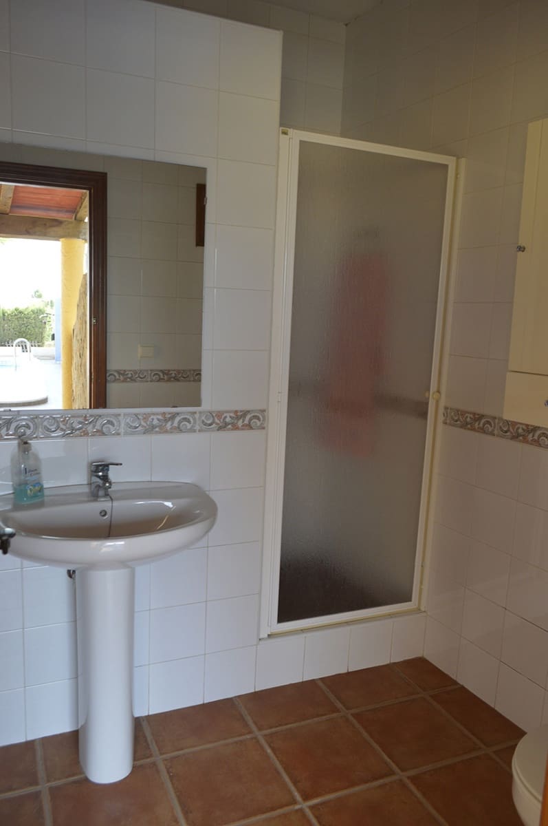 2 soveværelse Finca/Landehus til salg i Bigastro med swimmingpool garage - € 550.000 (Ref: 6350895)