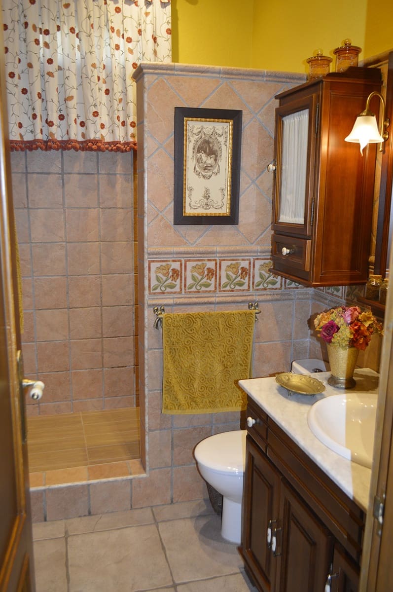 2 soveværelse Finca/Landehus til salg i Bigastro med swimmingpool garage - € 550.000 (Ref: 6350895)