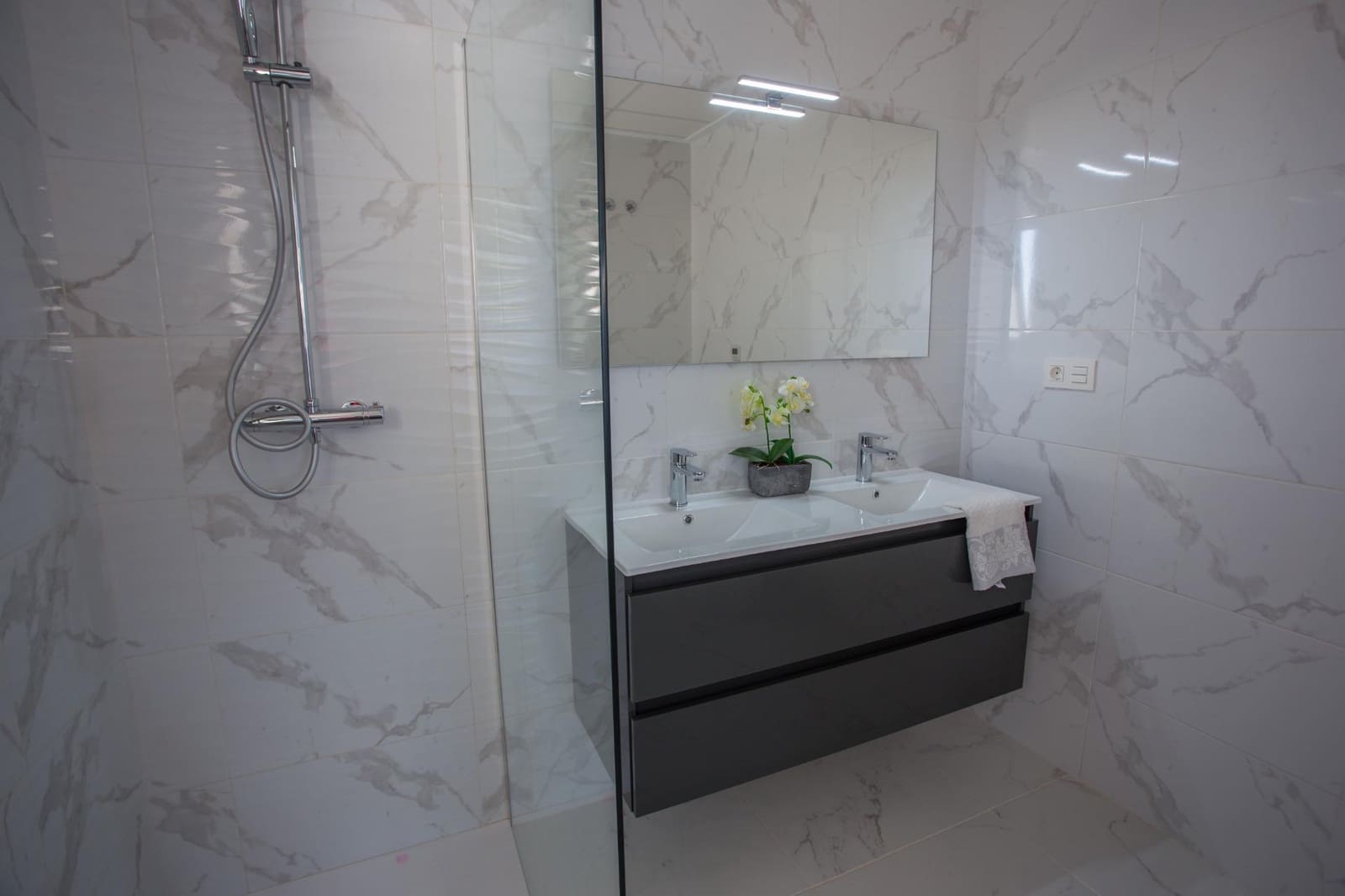 3 soveværelse Villa til salg i Los Montesinos med swimmingpool - € 409.900 (Ref: 6350916)