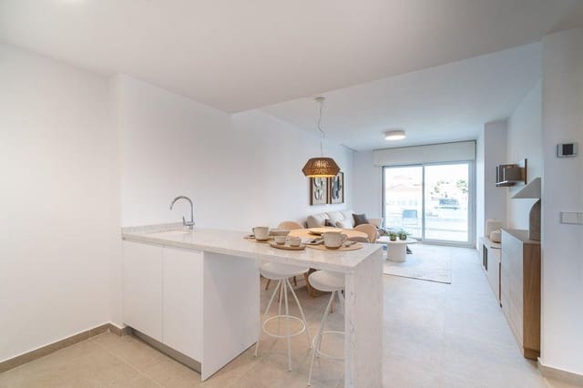 Apartamento de 2 habitaciones en Playa Flamenca, Orihuela en venta con piscina garaje - 325.000 € (Ref: 6904342)