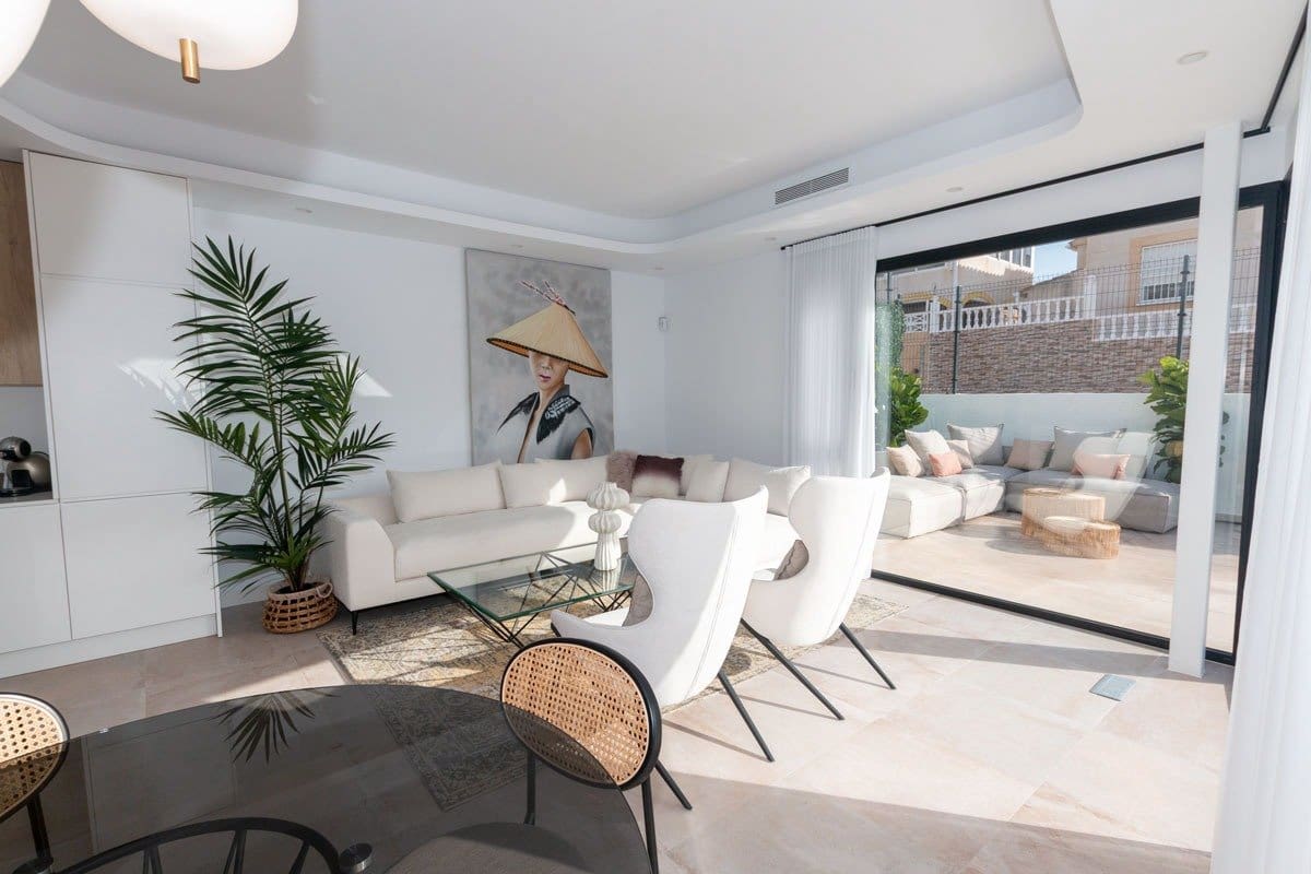 3 bedroom Villa for sale in Los Altos with pool - € 499,000 (Ref: 7184996)