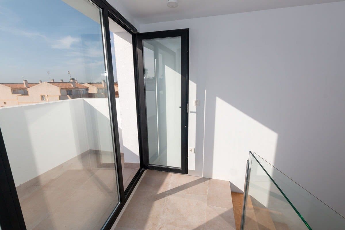 3 bedroom Villa for sale in Los Altos with pool - € 499,000 (Ref: 7184996)