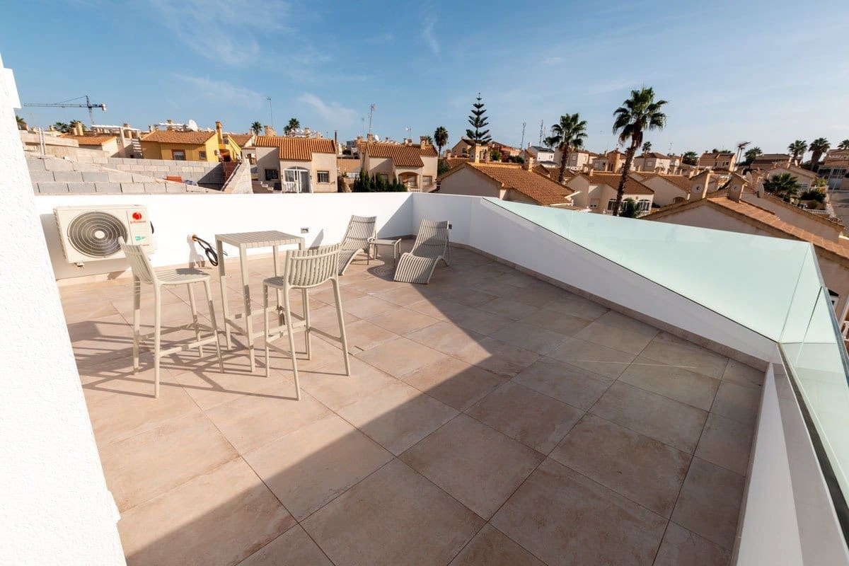 3 bedroom Villa for sale in Los Altos with pool - € 499,000 (Ref: 7184996)