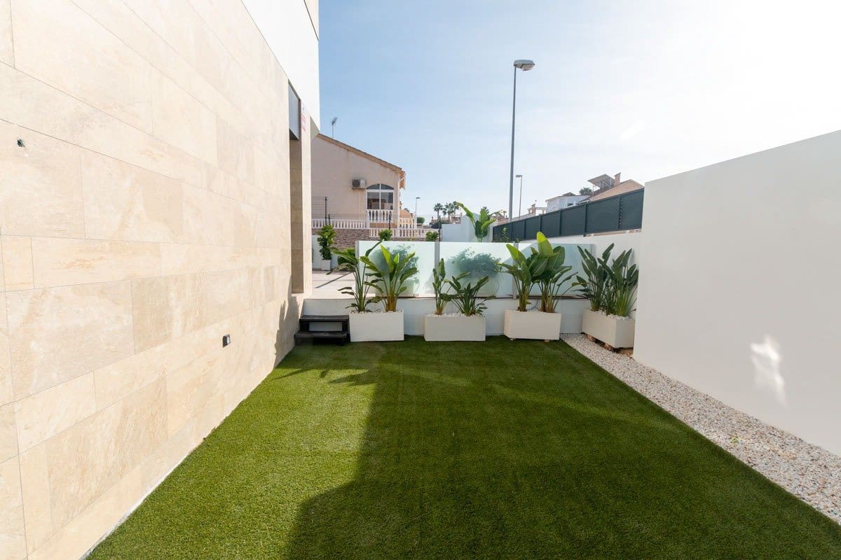 3 bedroom Villa for sale in Los Altos with pool - € 499,000 (Ref: 7184996)