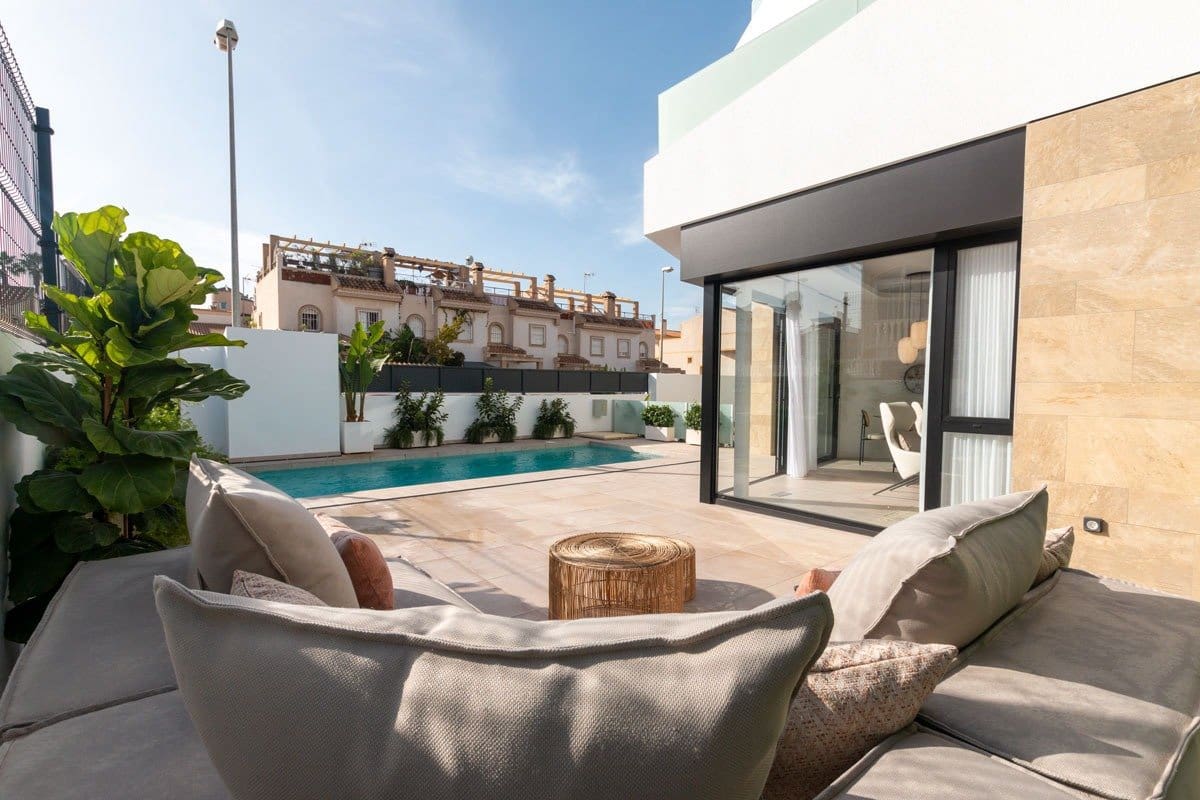 3 bedroom Villa for sale in Los Altos with pool - € 499,000 (Ref: 7184996)