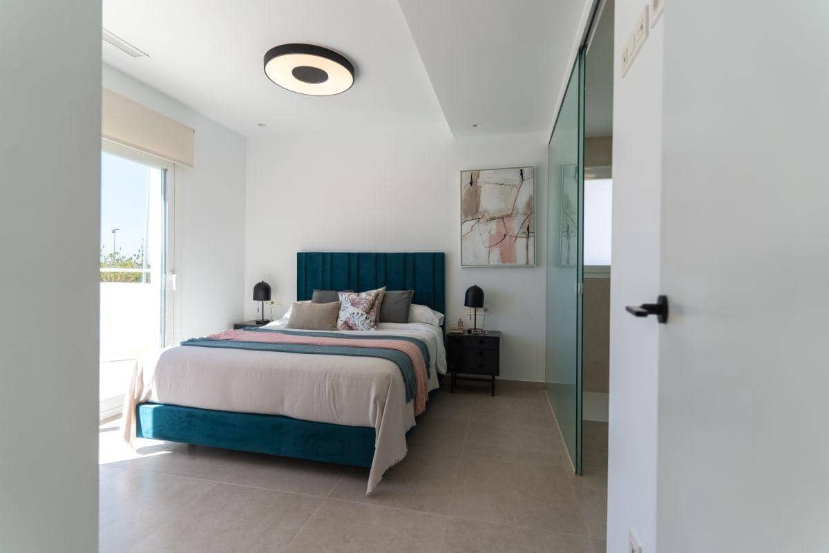 3 bedroom Villa for sale in Pilar de la Horadada with pool - € 469,000 (Ref: 7533055)