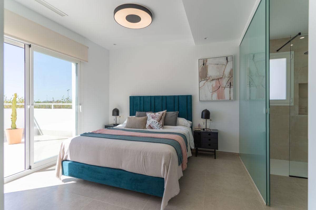 3 bedroom Villa for sale in Pilar de la Horadada with pool - € 469,000 (Ref: 7533055)