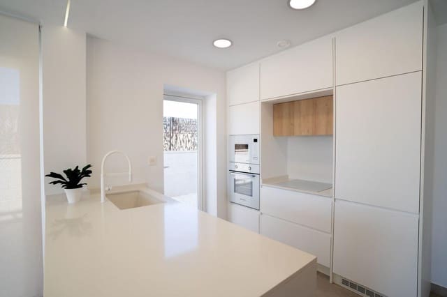 Chalet de 3 habitaciones en Pilar de la Horadada en venta con piscina - 469.000 € (Ref: 7533055)