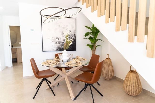 Chalet de 3 habitaciones en Pilar de la Horadada en venta con piscina - 469.000 € (Ref: 7533055)