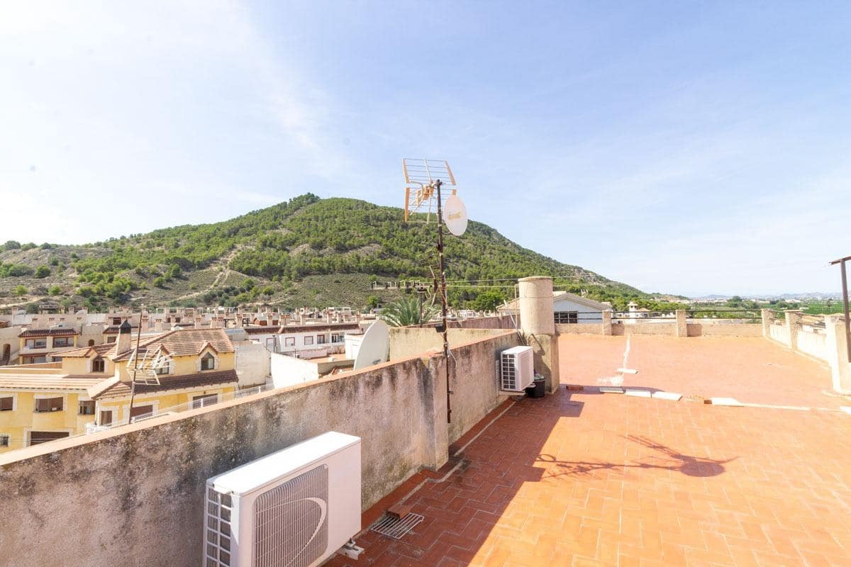 3 soveværelse Villa til salg i Hurchillo med garage - € 129.900 (Ref: 8093816)