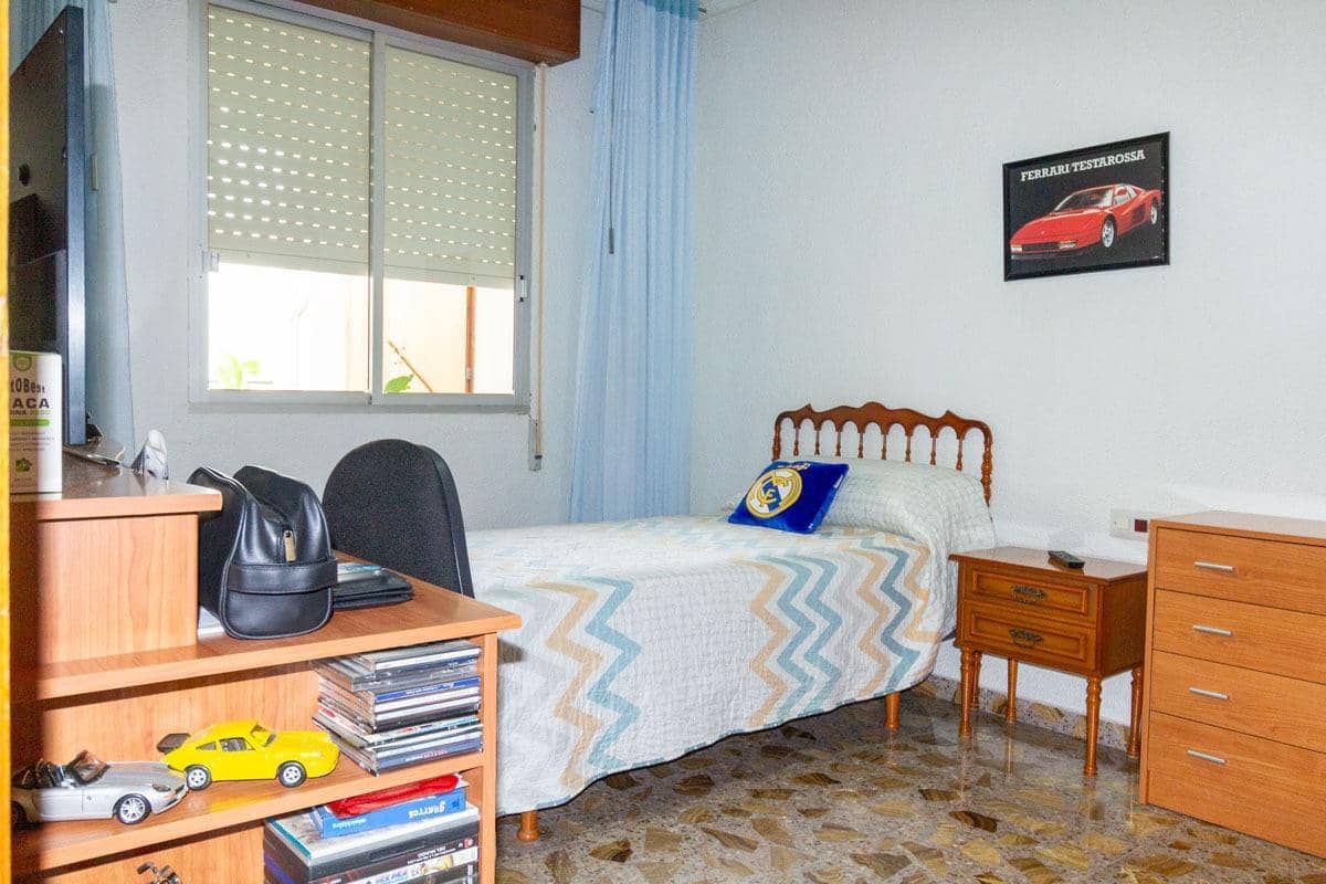 3 soveværelse Villa til salg i Hurchillo med garage - € 129.900 (Ref: 8093816)