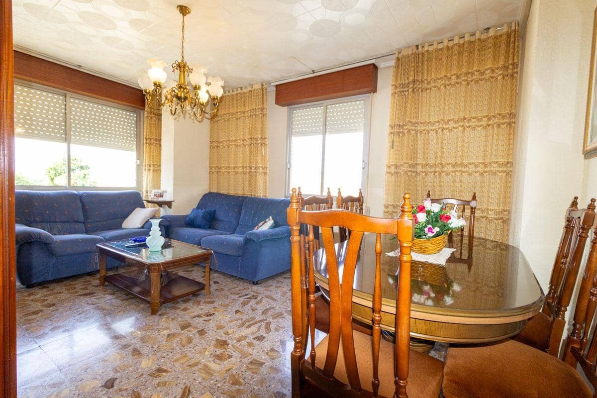 3 soveværelse Villa til salg i Hurchillo med garage - € 129.900 (Ref: 8093816)