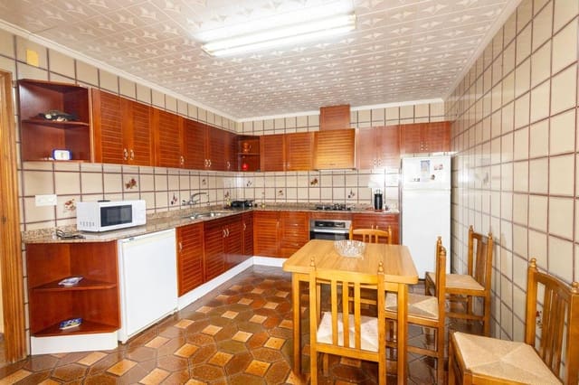 3 bedroom Villa for sale in Hurchillo, Orihuela with garage - € 129,900 (Ref: 8093816)