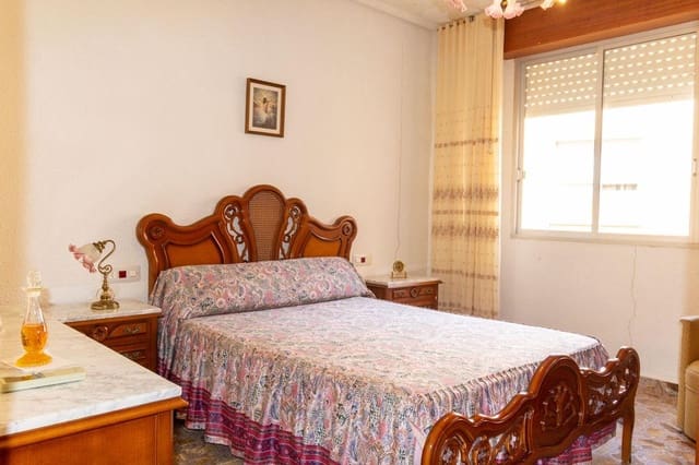 3 bedroom Villa for sale in Hurchillo, Orihuela with garage - € 129,900 (Ref: 8093816)