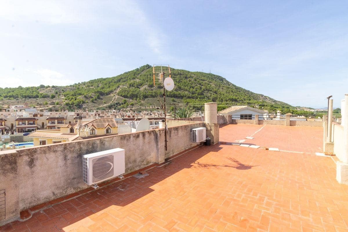 3 soveværelse Villa til salg i Hurchillo med garage - € 129.900 (Ref: 8093816)