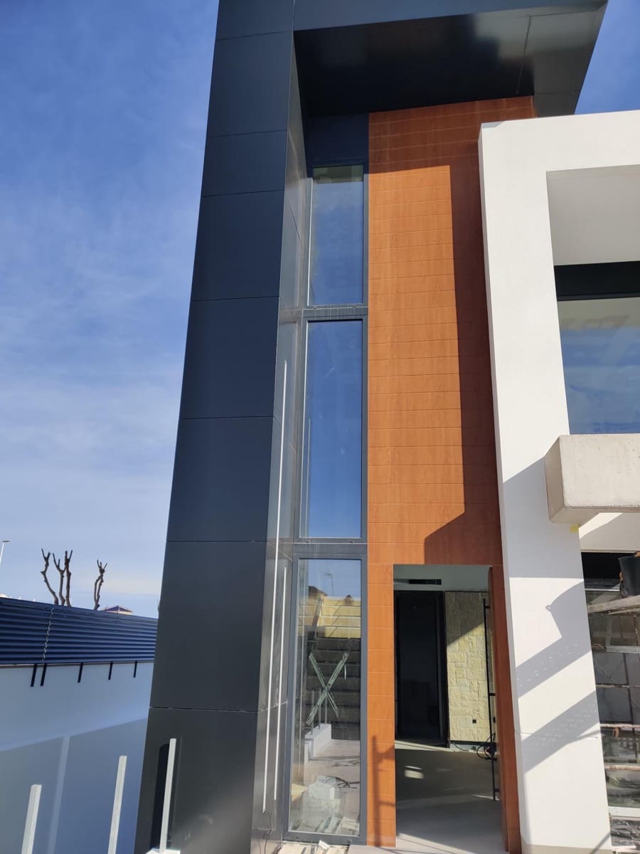 3 soverom Villa til salgs i Cabo Roig med svømmebasseng - € 1 490 000 (Ref: 8093825)