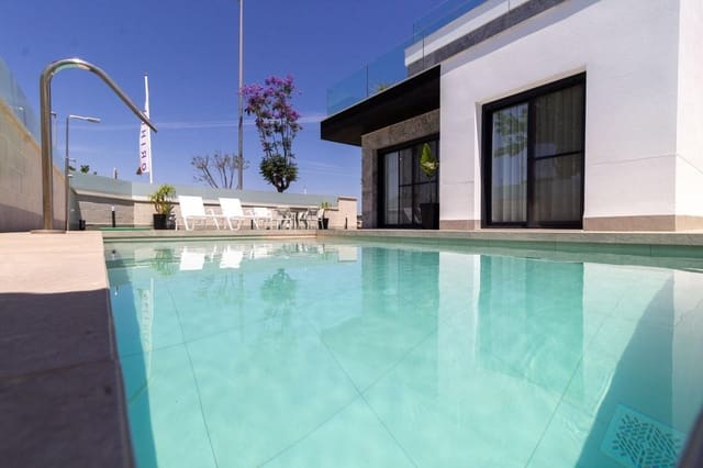 3 soverom Villa til salgs i Pilar de la Horadada med svømmebasseng garasje - € 725 000 (Ref: 8098226)