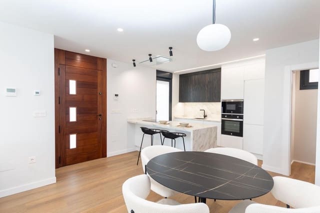 3 soverom Villa til salgs i Pilar de la Horadada med svømmebasseng garasje - € 725 000 (Ref: 8098226)