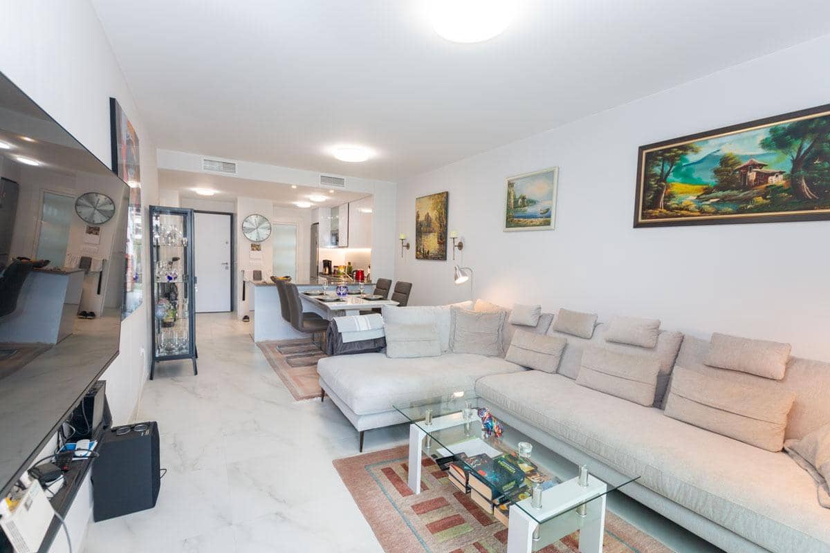 2 soveværelse Lejlighed til salg i Playa Flamenca med swimmingpool - € 375.000 (Ref: 8584359)