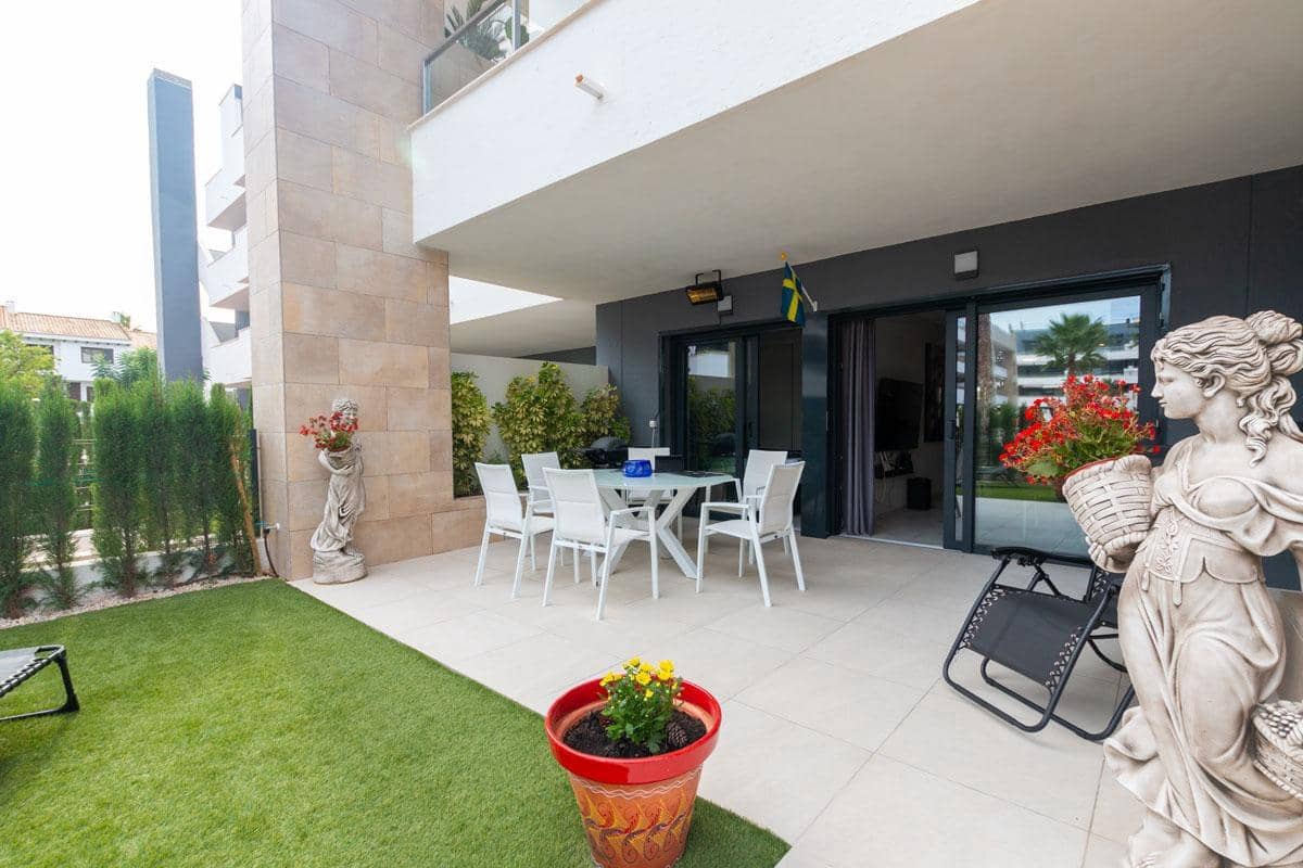 2 soveværelse Lejlighed til salg i Playa Flamenca med swimmingpool - € 375.000 (Ref: 8584359)