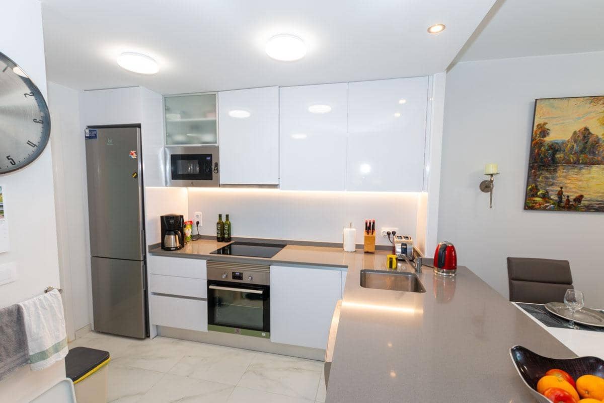 2 soveværelse Lejlighed til salg i Playa Flamenca med swimmingpool - € 375.000 (Ref: 8584359)