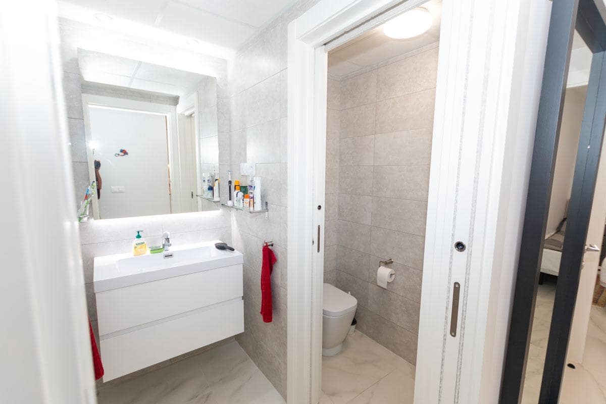 2 soveværelse Lejlighed til salg i Playa Flamenca med swimmingpool - € 375.000 (Ref: 8584359)