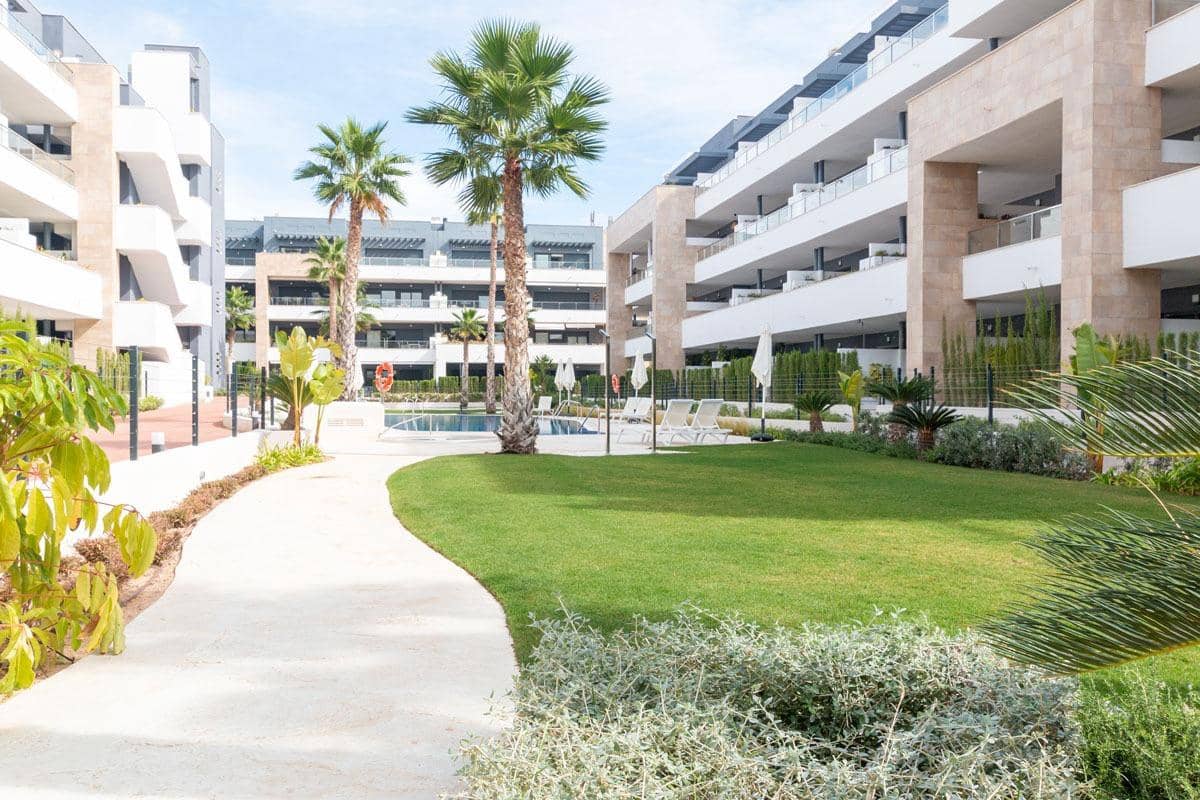 2 soveværelse Lejlighed til salg i Playa Flamenca med swimmingpool - € 375.000 (Ref: 8584359)