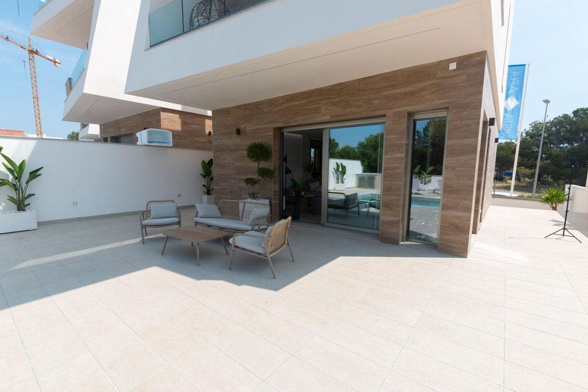 3 soveværelse Villa til salg i Pilar de la Horadada med swimmingpool - € 474.900 (Ref: 8849785)