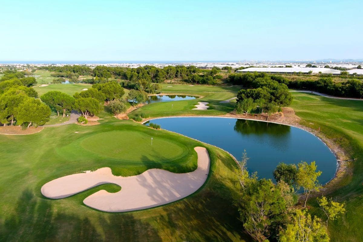 3 soveværelse Villa til salg i Pilar de la Horadada med swimmingpool - € 474.900 (Ref: 8849785)