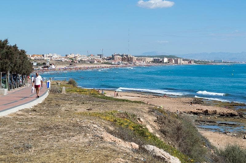 3 sypialnia Willa na sprzedaż w Torrevieja z basenem - 595 000 € (Ref: 8849786)