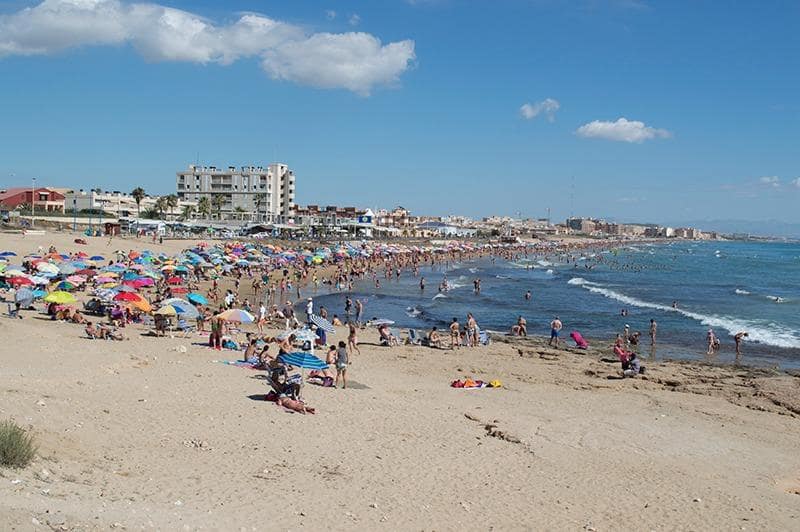 3 sypialnia Willa na sprzedaż w Torrevieja z basenem - 595 000 € (Ref: 8849786)