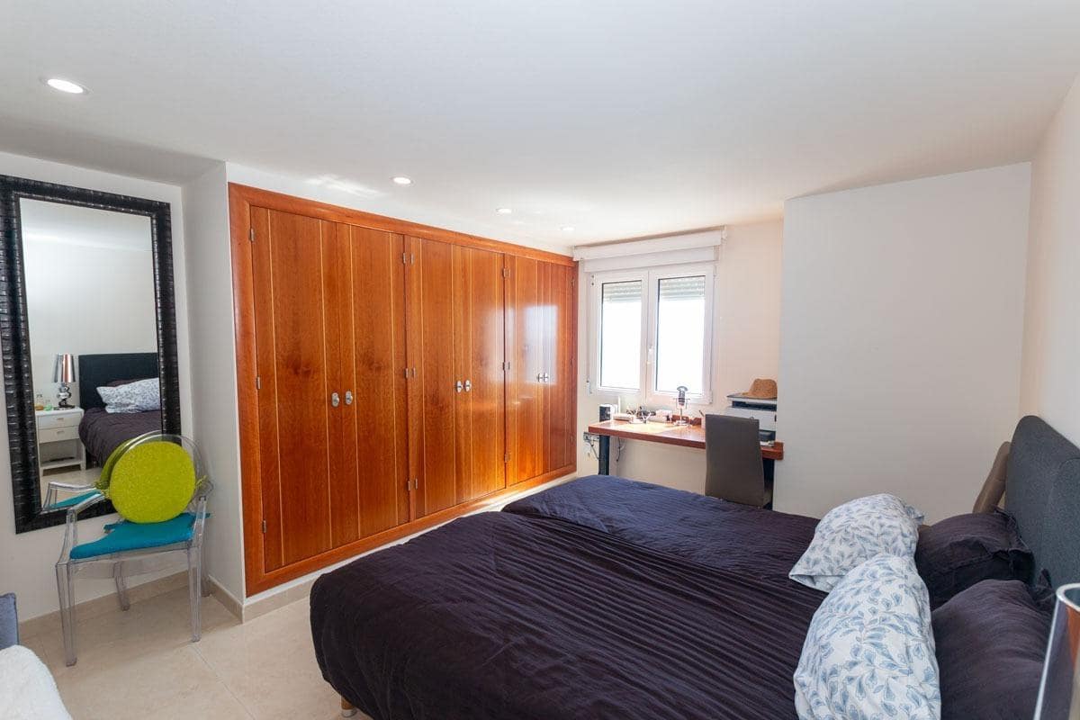 3 bedroom Apartment for sale in Torrevieja - € 529,000 (Ref: 8961718)