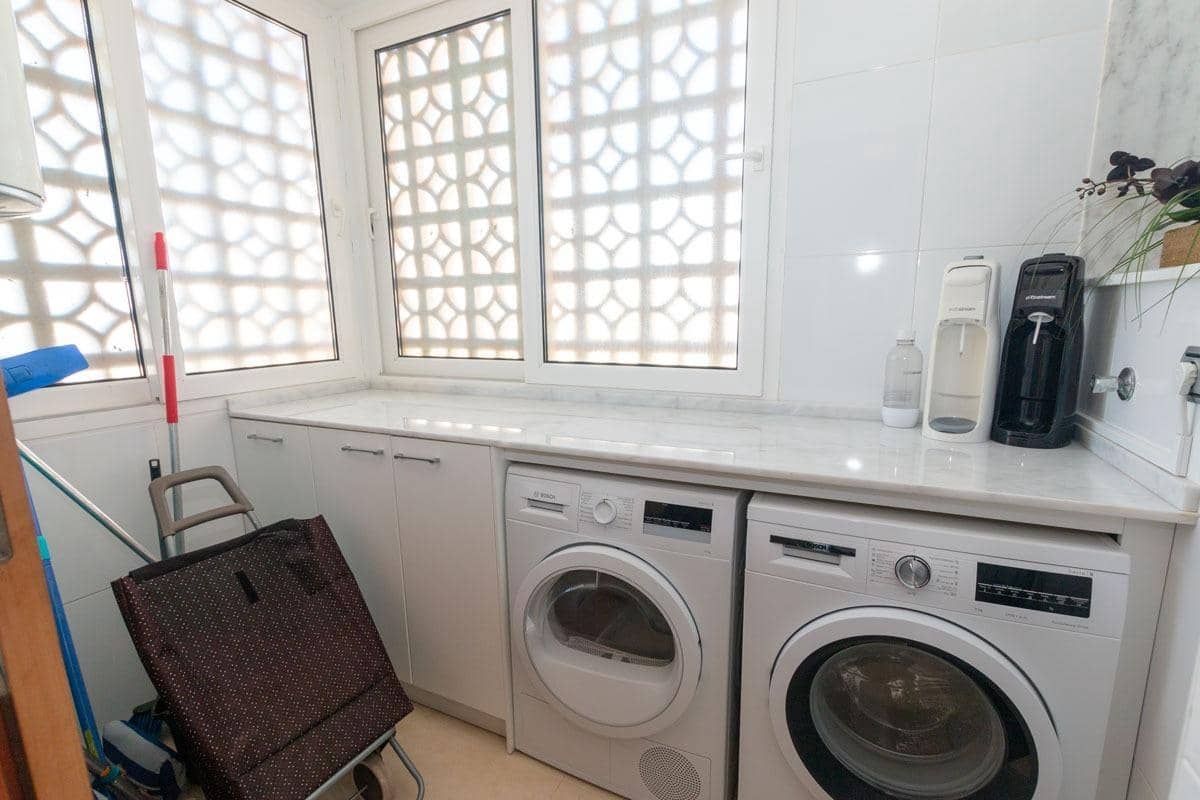 3 bedroom Apartment for sale in Torrevieja - € 529,000 (Ref: 8961718)