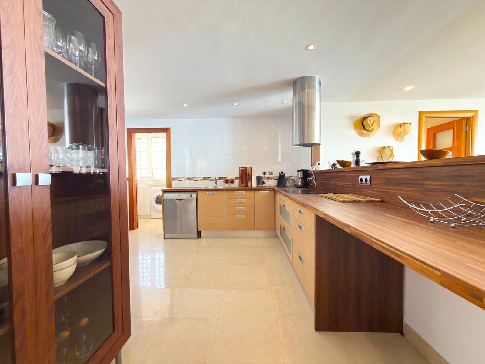 3 slaapkamer Appartement te koop in Torrevieja met garage - € 529.000 (Ref: 8961718)