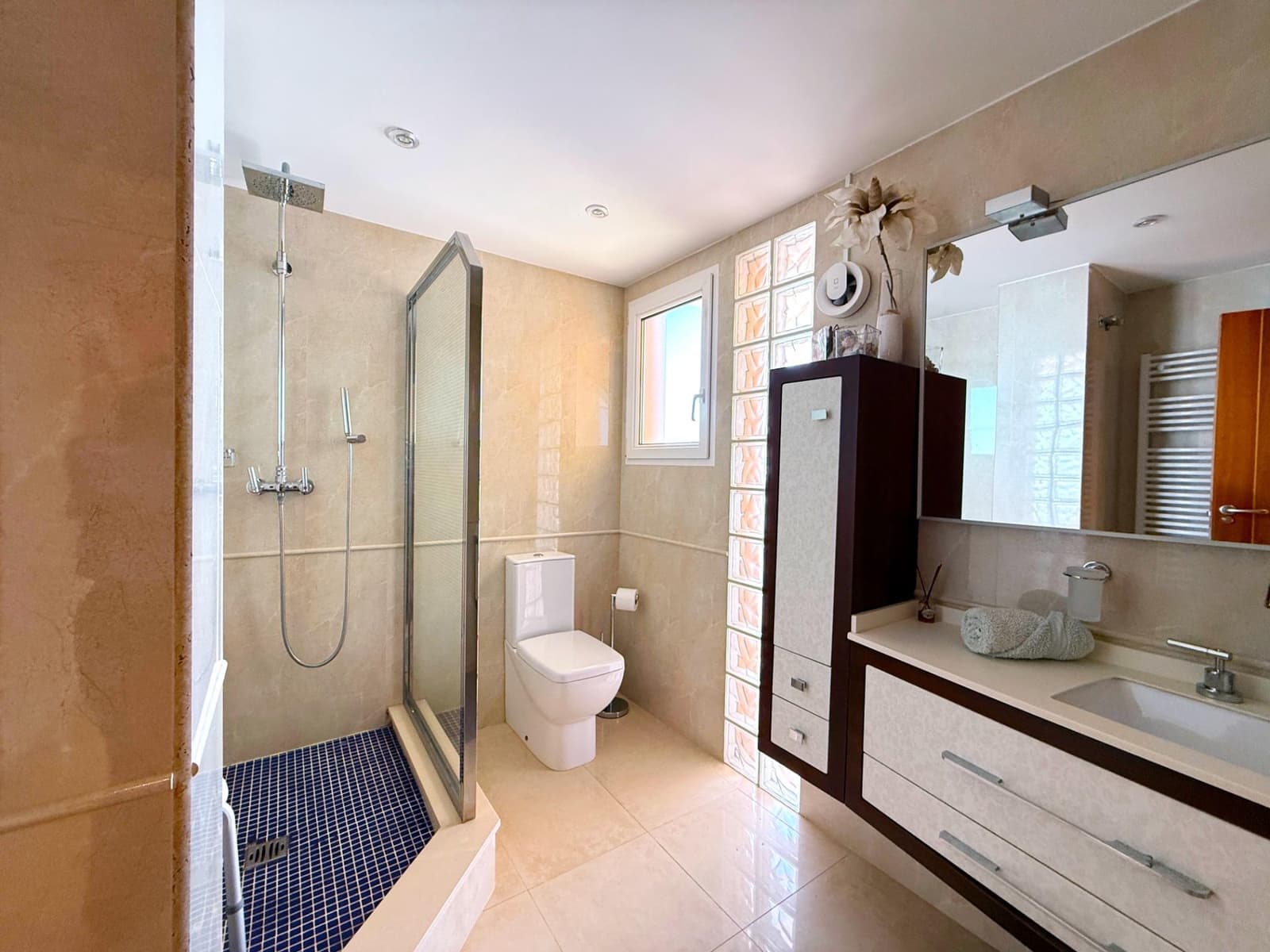 3 slaapkamer Appartement te koop in Torrevieja met garage - € 529.000 (Ref: 8961718)