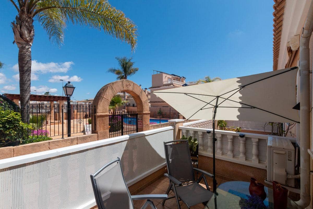 2 soveværelse Rækkehus til salg i Los Dolses med swimmingpool - € 214.000 (Ref: 8961719)