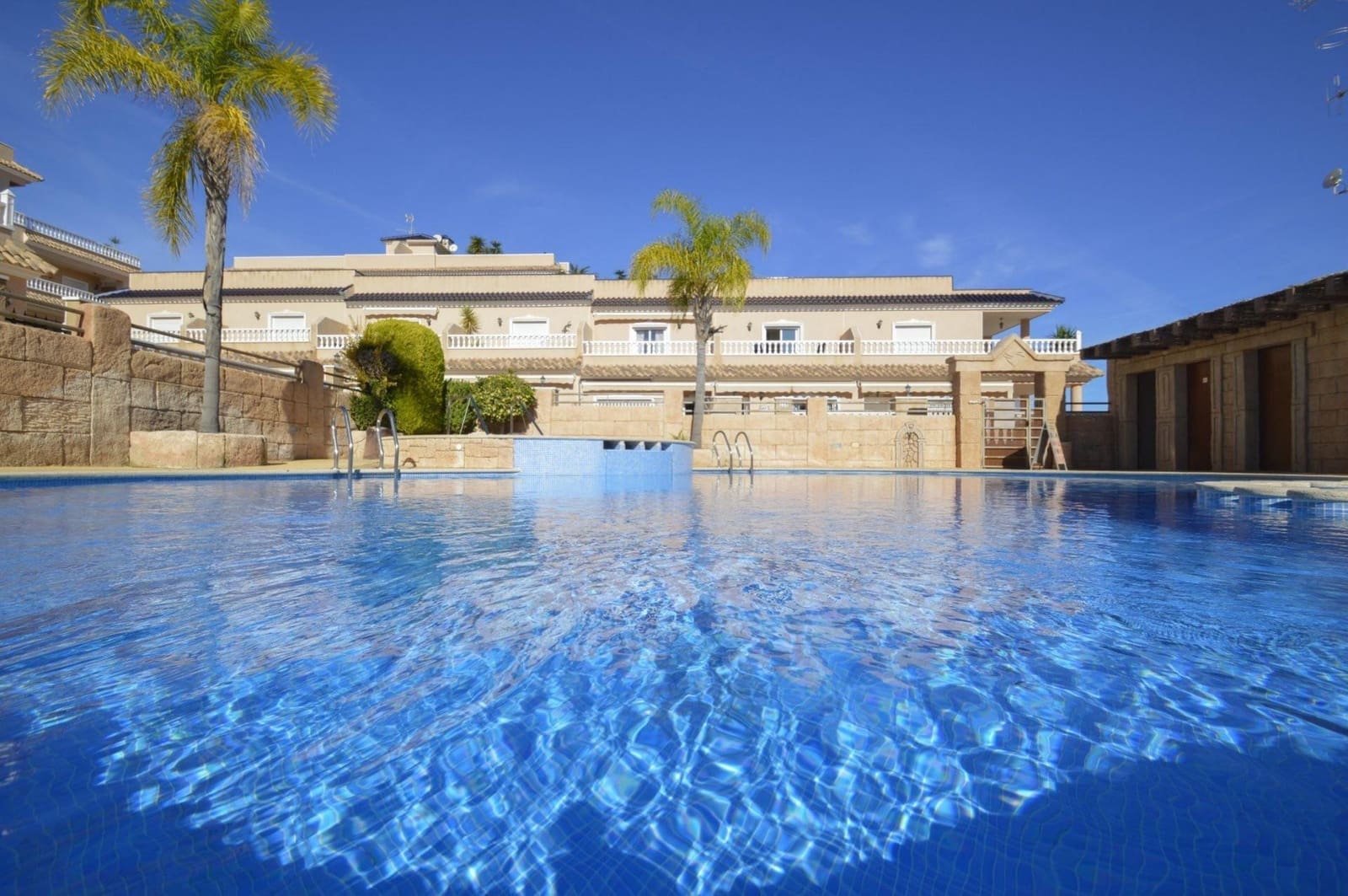 2 soveværelse Rækkehus til salg i Los Dolses med swimmingpool - € 214.000 (Ref: 8961719)