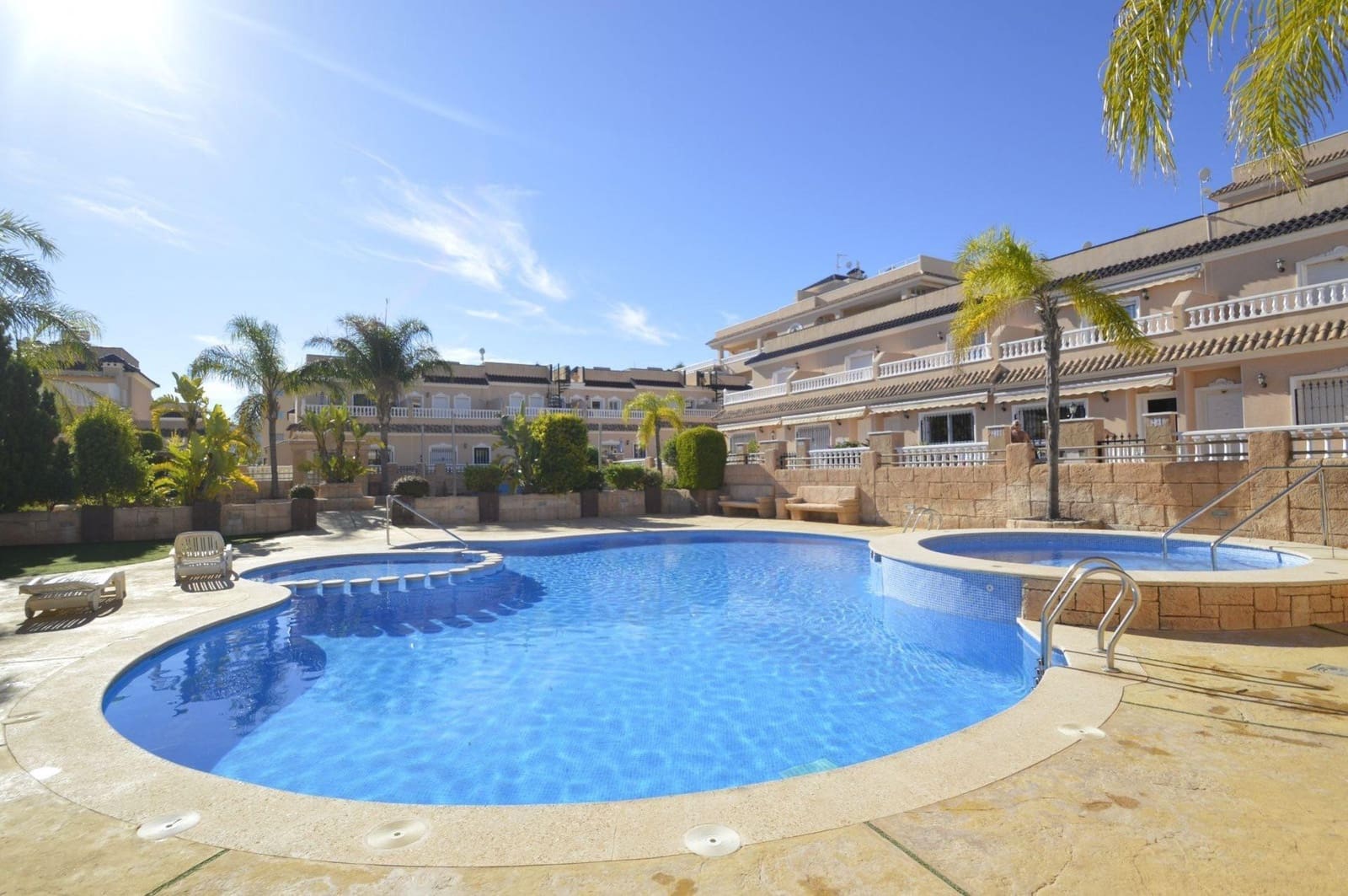 2 soveværelse Rækkehus til salg i Los Dolses med swimmingpool - € 214.000 (Ref: 8961719)