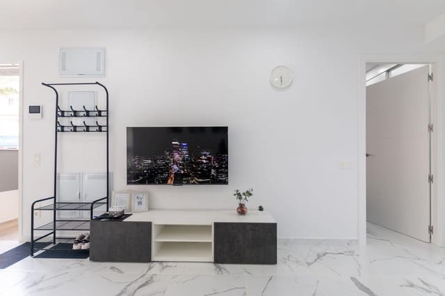 Apartamento de 1 habitación en Torrevieja en venta con piscina - 185.000 € (Ref: 8970503)