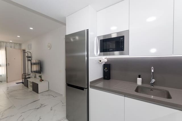 Apartamento de 1 habitación en Torrevieja en venta con piscina - 185.000 € (Ref: 8970503)