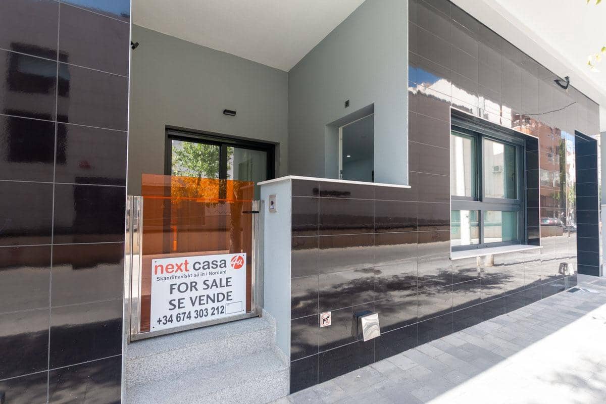 1 bedroom Apartment for sale in Torrevieja with pool - € 185,000 (Ref: 8970503)