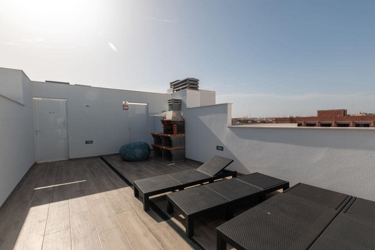 1 bedroom Apartment for sale in Torrevieja with pool - € 185,000 (Ref: 8970503)