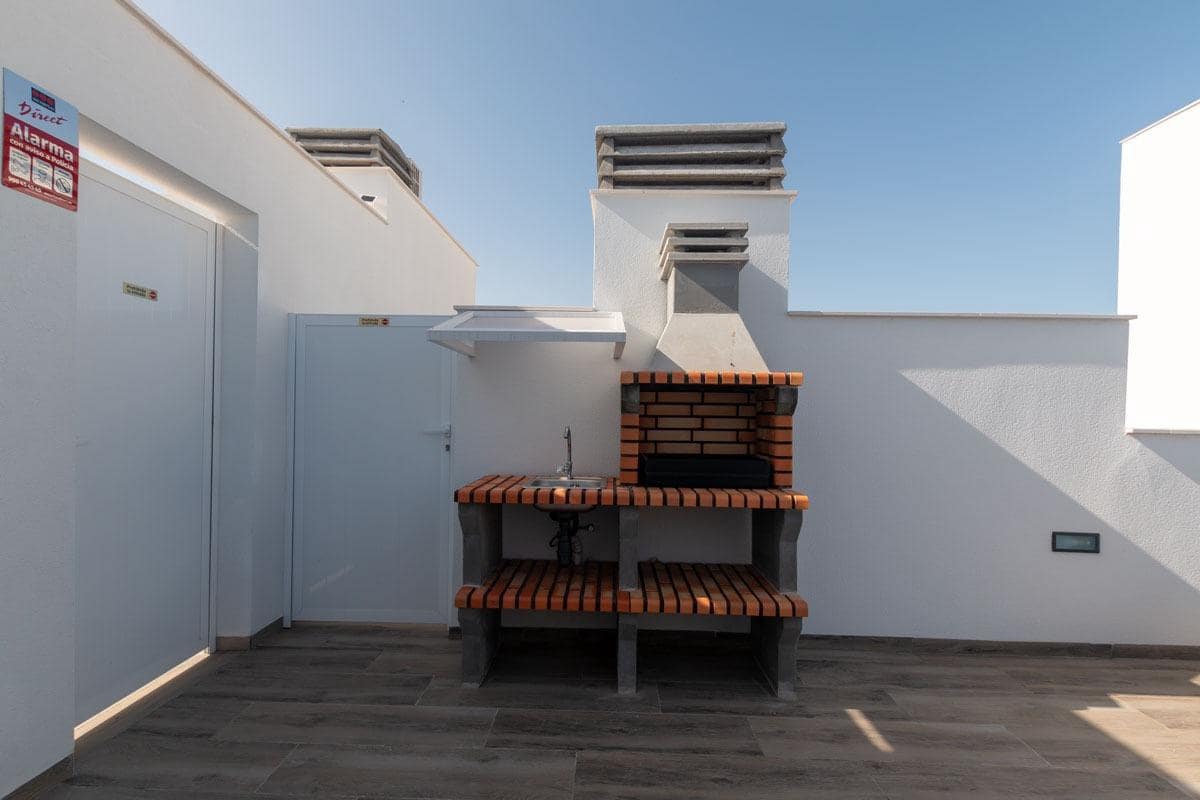 1 bedroom Apartment for sale in Torrevieja with pool - € 185,000 (Ref: 8970503)